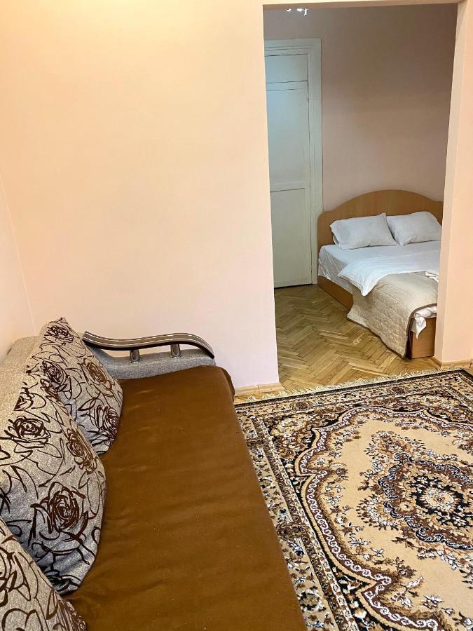 Квартира Біля Залізничного Вокзалу Вулиця Залізнична 10 До 5 Гостей Lviv Exterior photo